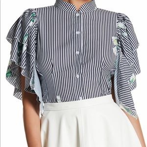 Gracia, Striped shirt with floral details.